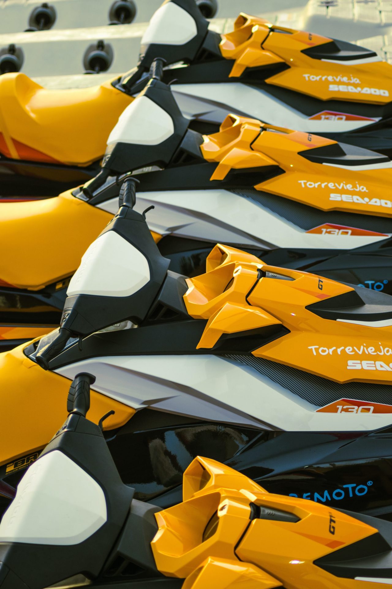 ralph-ravi-kayden-7uVLooeInsU-unsplash Jet ski